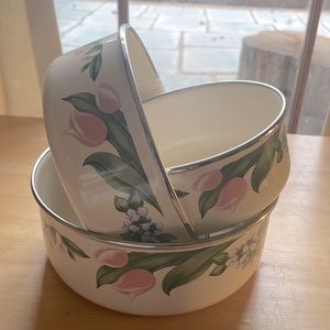 Vintage Enamel Nesting Bowls Pfaltzgraff